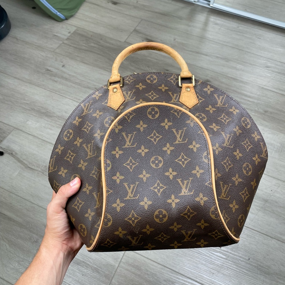 Louis Vuitton Eclipse MM Handbag